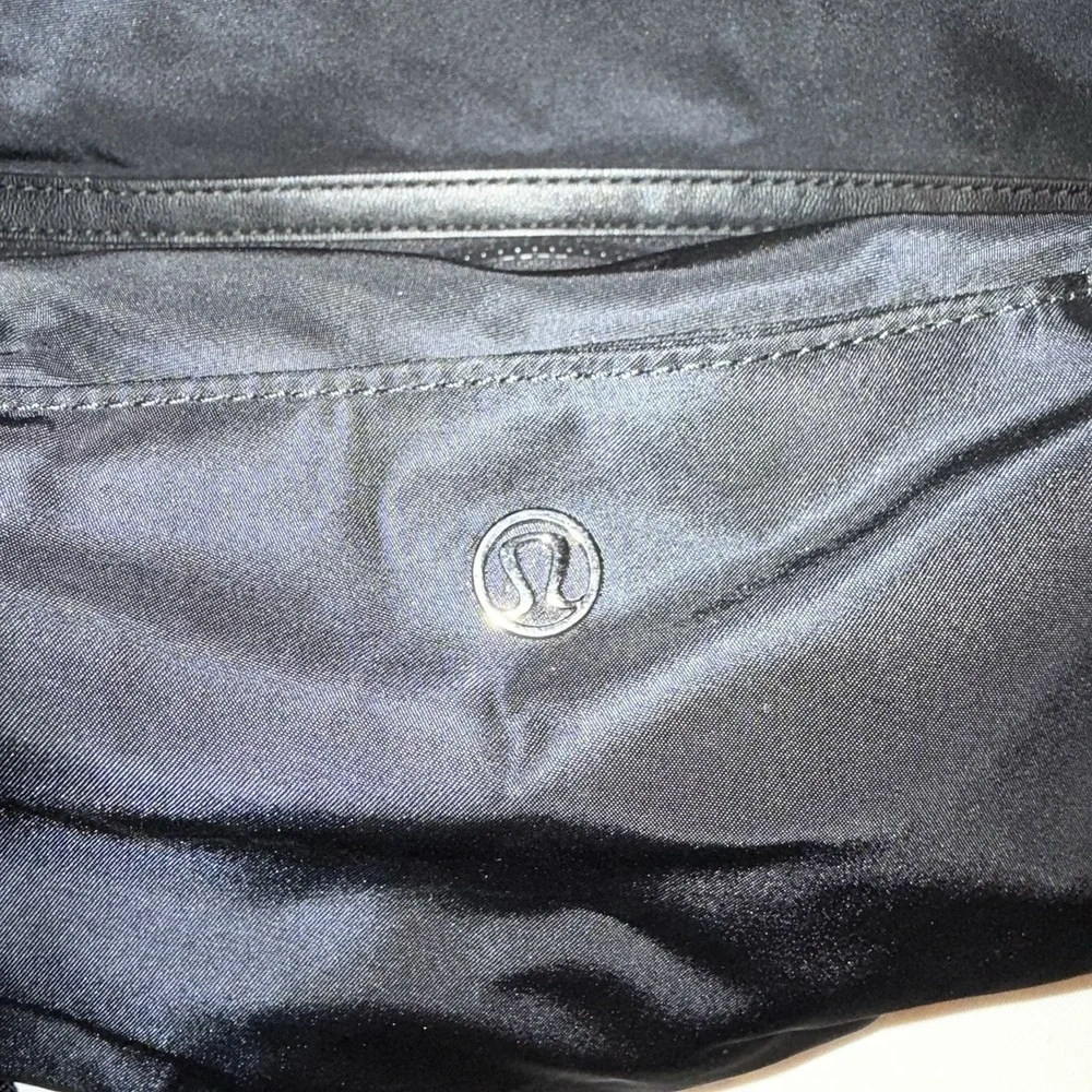 Lululemon Out Of Range Black Duffle Overnight Gym Weekender Bag Unisex